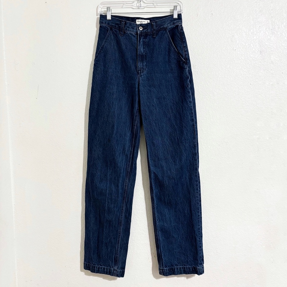 Abercrombie & Fitch High Rise Loose‎ Jean in Dark Blue with Trouser Pockets